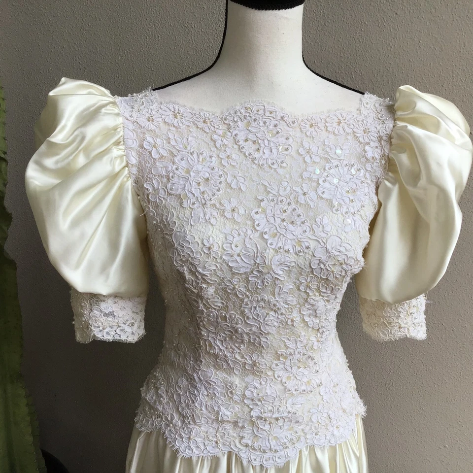 Wedding Gown - Image 3 of 4