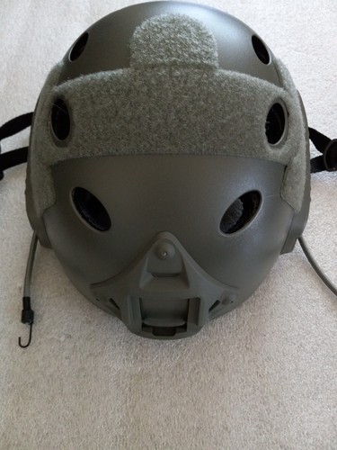 Airsoft Helmet Non-ballistic Green Unbranded Pre-owned Please Read Description  - Bild 2 von 12