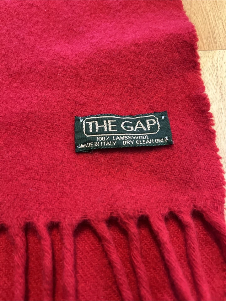 Bufanda vintage GAP lana de cordero rectangular flecos tejida vacaciones roja Italia Foto 2 de 3