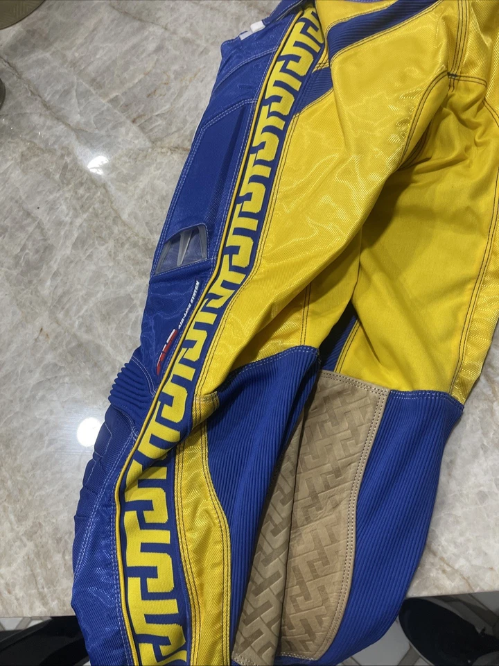 JT Racing USA Motocross Pants Classick MX Blue Yellow RIDING Hip Pads Size 28 - Image 3 of 4