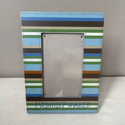Tracfic International Mischief Maker 5x7 Striped Blue Wood Frame Rear-Load