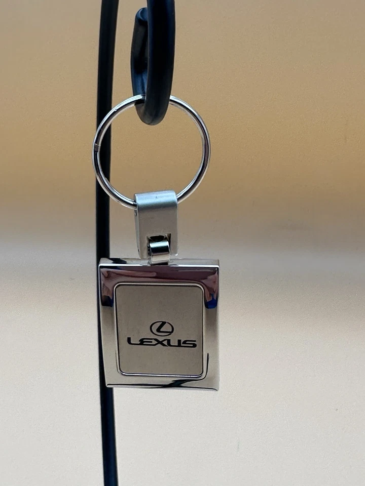 Artículos accesorios Audi y Lexus - paquete de cinturón y llavero Foto 3 de 4