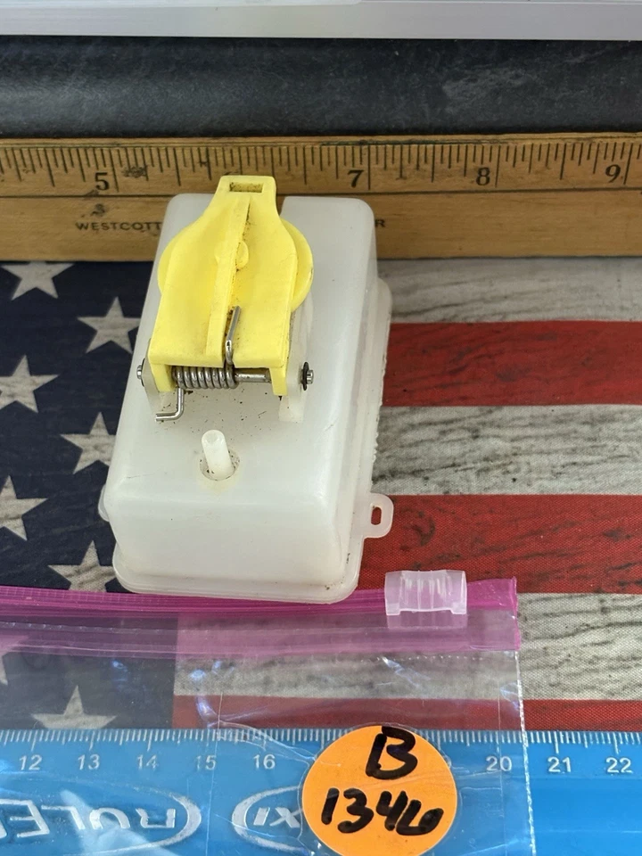 VINTAGE ASSOCIATED GT 1/10 Fuel Tank No Leaks / PreOwned - Image 2 of 4