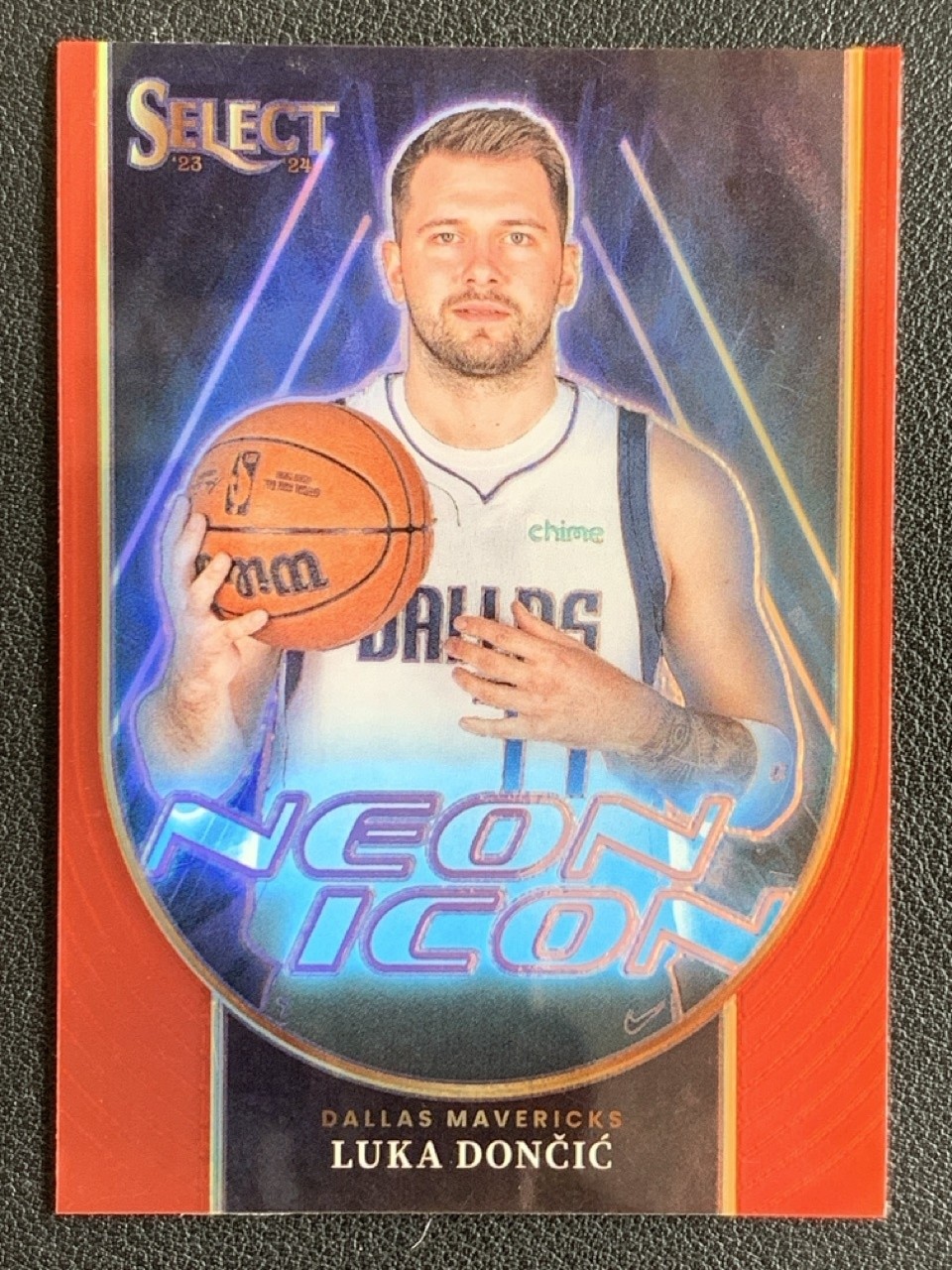 Luka Doncic 2023-24 Panini Select Neon Icon Red Prizm #21