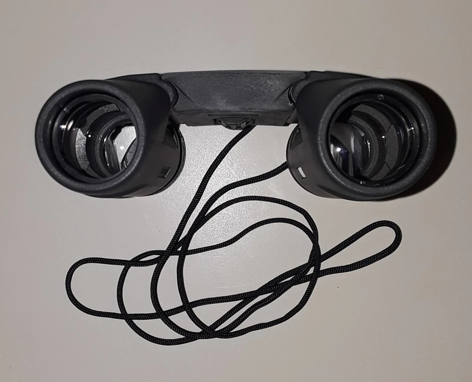 Olympus 8x22 RC II Binoculars (BRAND NEW!) - Image 3 of 4