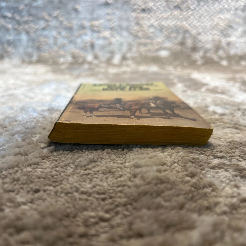 Ride The Dark Trail Frontier Paperback Book by Louis L'Amour Bantam Books 1972 Foto 4 de 4