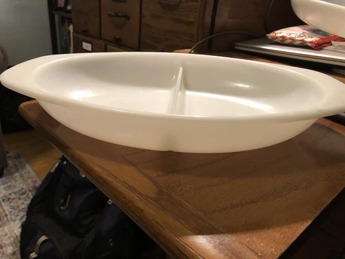 Vintage PYREX 1-1/2 qt Milk White Divided Two-Sided Serving Dish 1063 #13
