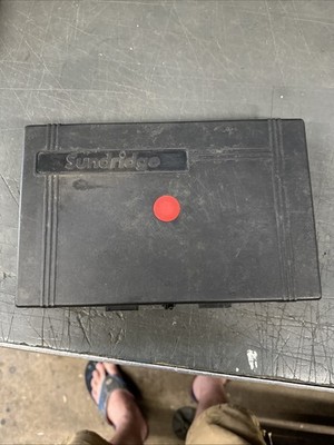 VINTAGE SUNDRIDGE ANGELAUSRÜSTUNG SCHWIMMERBOX + 30+ VERSCHIEDENE UNBENANNTE ANGELSCHWIMMER