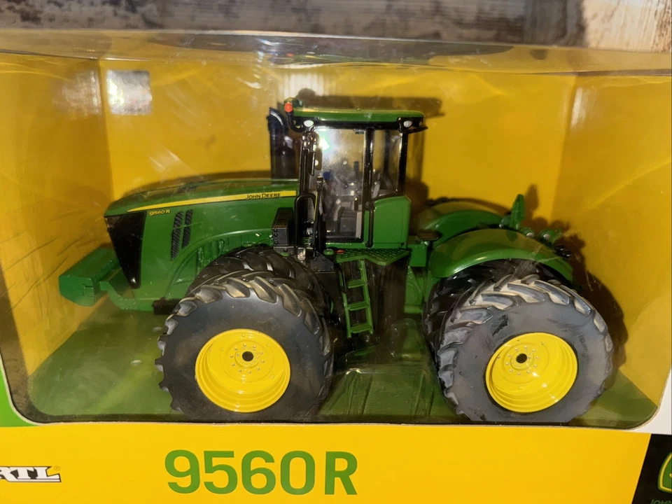 1/32 Scale John Deere 9560R 4wd Tractor With Duals Prestige Collection Ertl - Image 2 of 4