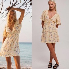 Billabong Mini Dress Womens M Medium Yellow Floral Flutter Sleeve Flowy Feminine
