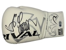OLEKSANDR USYK SIGNED WHITE RIVAL BOXING GLOVE UNDISPUTED (ACG CERT AG18895)