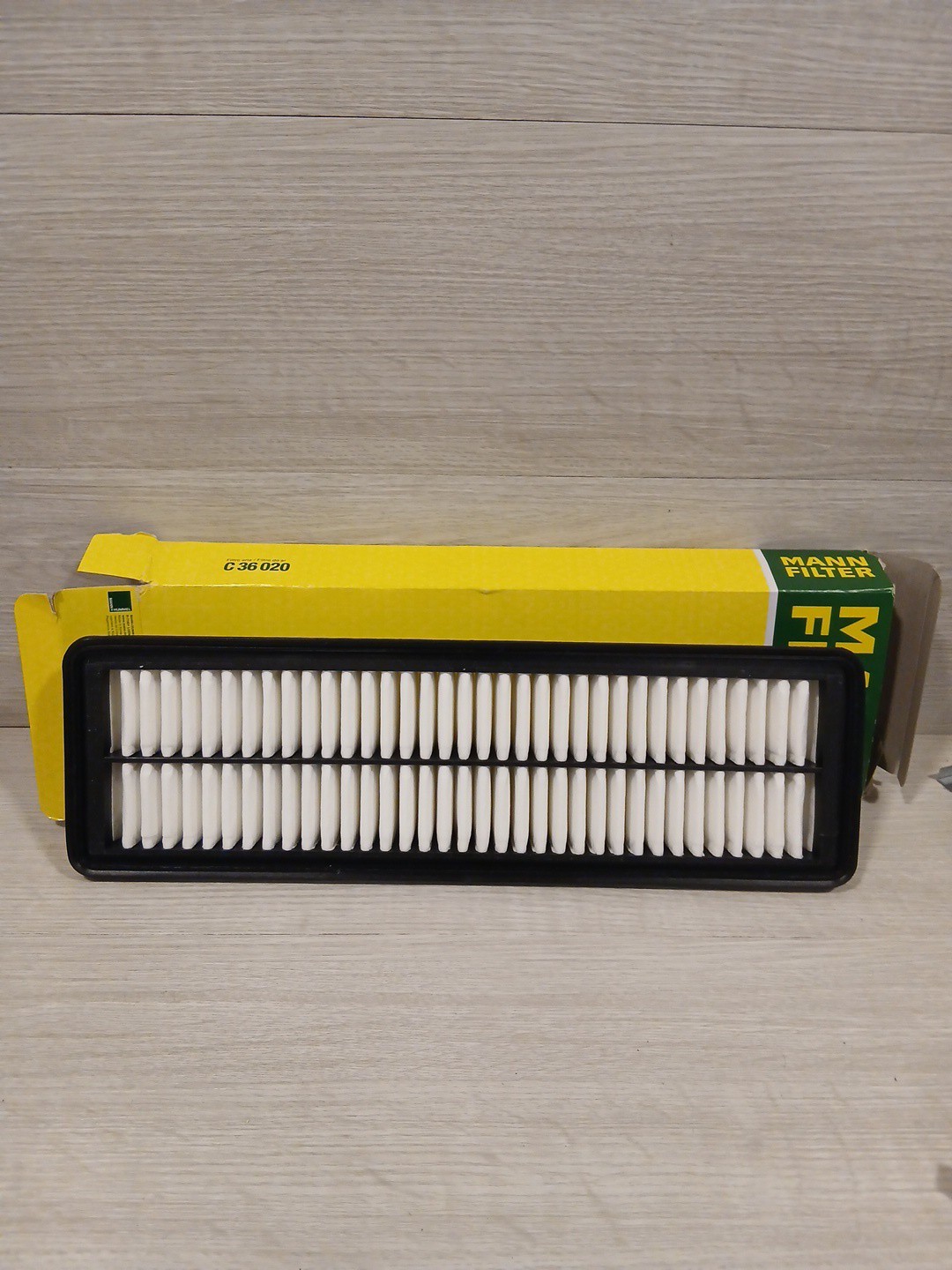 MANN-FILTER C 36 020 Air Filter - for Cars + Transporters