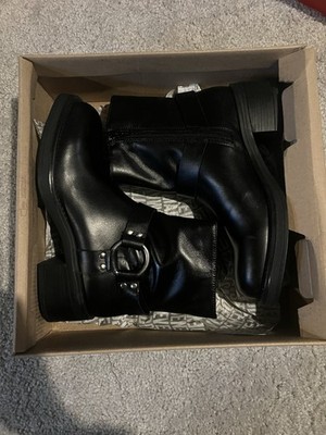 Brand New Steve Madden Size 7 Boots Women's Black Leather Side Zip