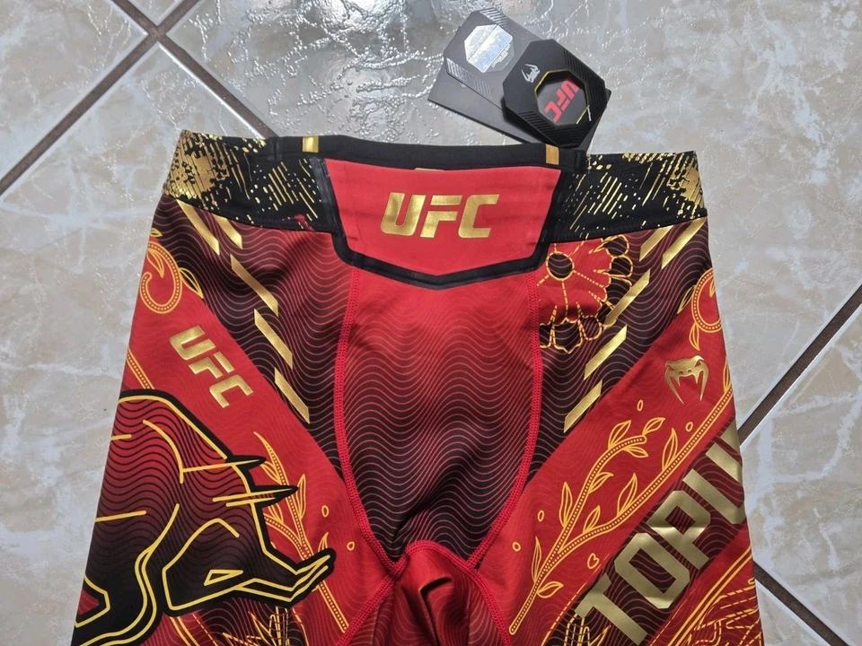 Nuevo con etiquetas Auténticos Pantalones Cortos Venum UFC IIlia Topuria Fight Night Vale Tudo Para Hombres L $130 Foto 2 de 4