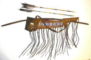 VINTAGE PLAINS INDIAN TYPE BOW, QUIVER, ARROWS