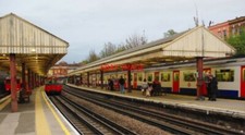 PHOTO  LT UNDERGROUND  BARONS COURT RAIWLAT STATION