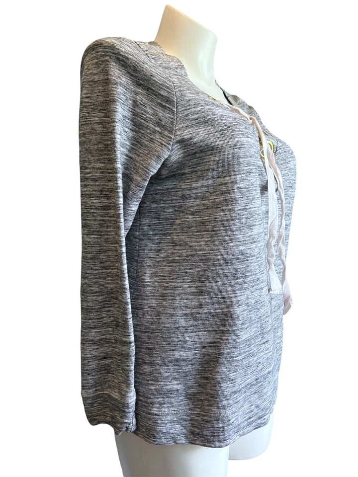 Sudadera con cuello con cordones gris 14/16 Lane Bryant Foto 2 de 4