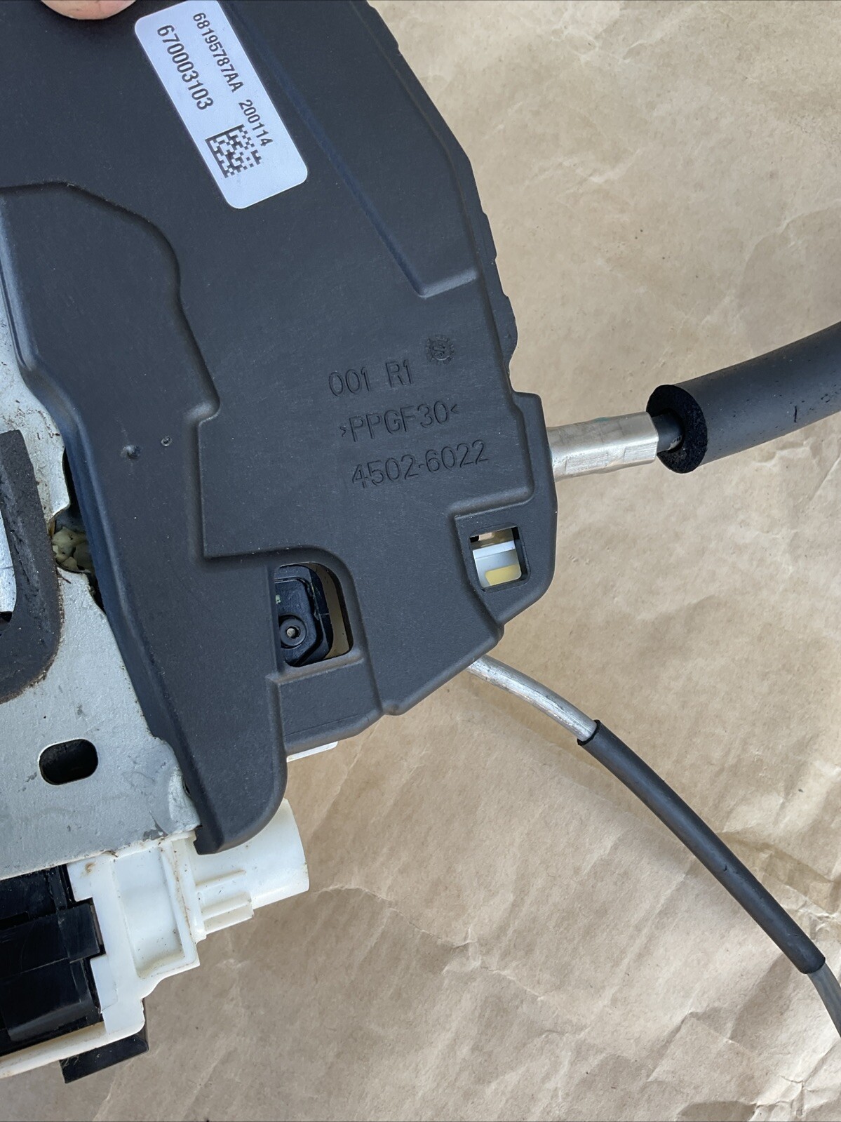 Maserati Quattroporte 2014-2024 FRONT+RIGHT Door latch P/N 670003103