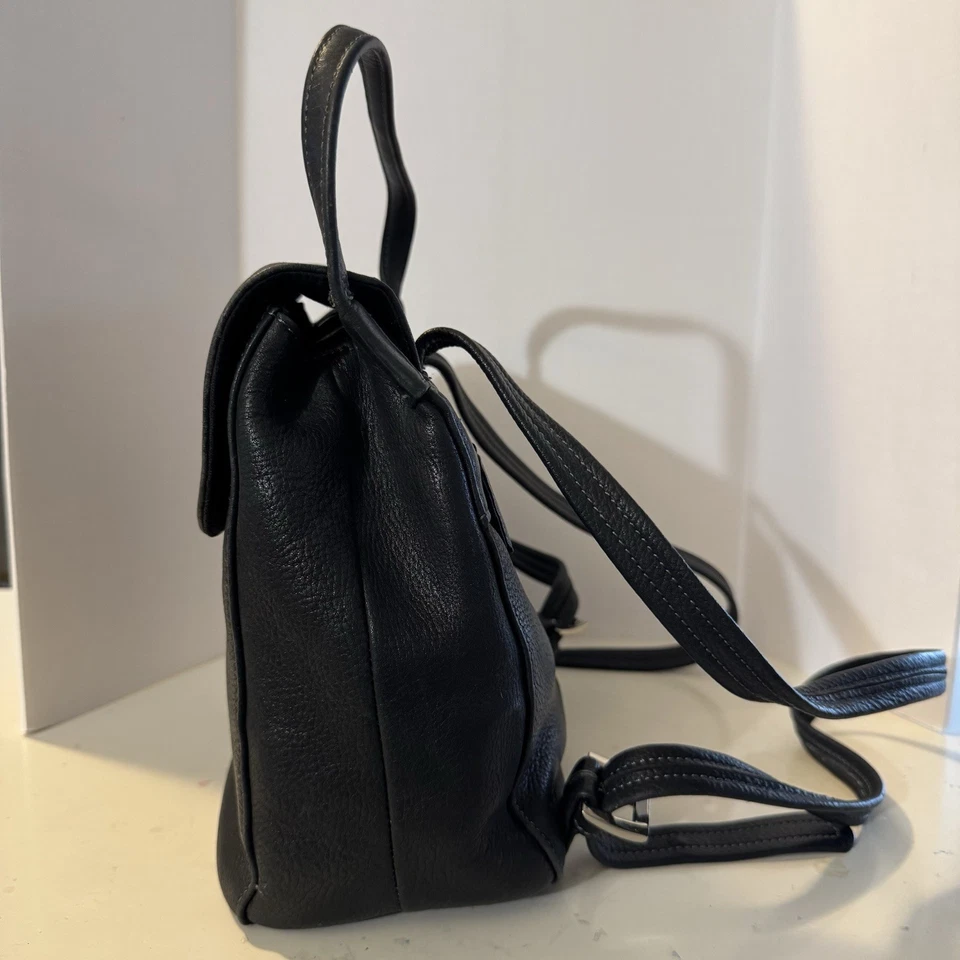 Cartera Mochila Pequeña de Cuero Negra Tignanello Y2K Escuela Preppy Foto 2 de 4