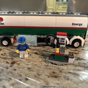 Retired LEGO City 3180 Tank Truck - Manual, Minifigs included Complete! NO box.