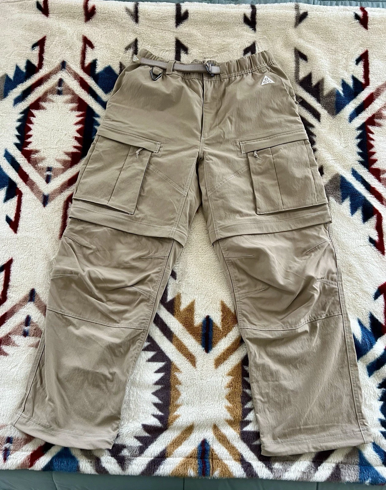 Nike ACG Smith Summit Men’s Cargo Pants Khaki/Light Iron Ore Sz Med FN0428-247
