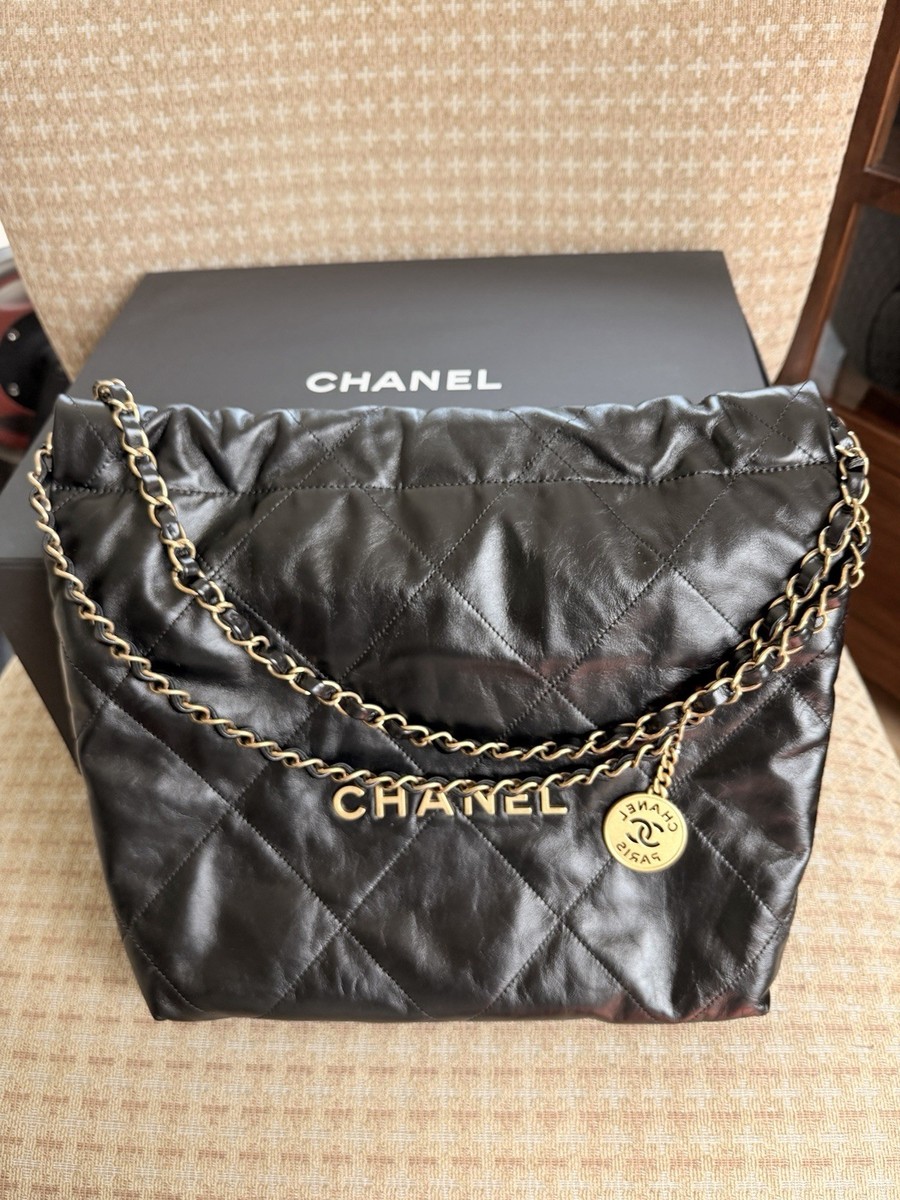 CHANEL 22 SMALL HANDBAG 23S AS3260 Shiny Calfskin & Gold-Tone