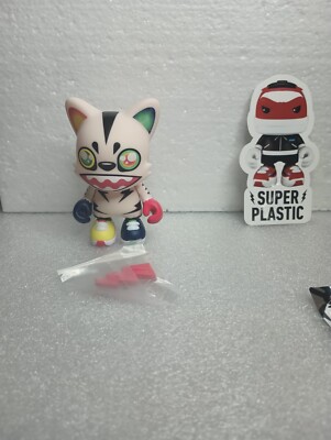 Superplastic ''ELECTROKITTY'' - Janky Series 4 complete with sticker
