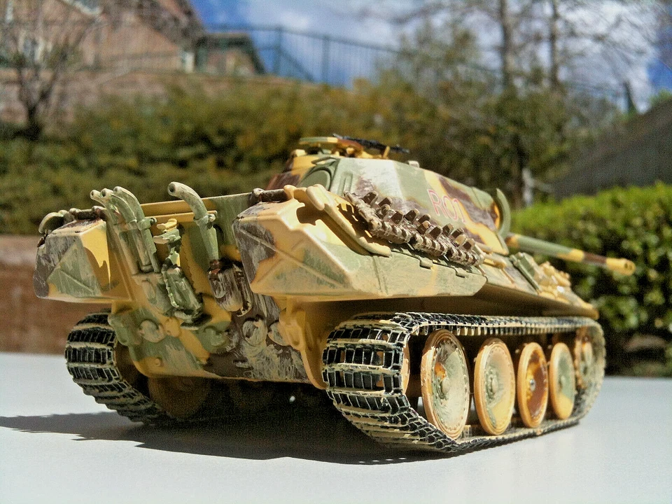 Corgi MAN Sd.kfz.171 Panther Tank Regimental Command Tank D-Day  1:50 Scale - Image 3 of 4