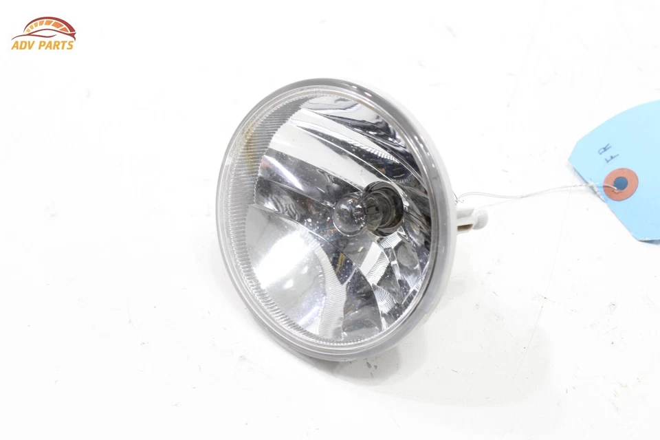 Chevrolet Traverse 2018-2021 luz antiniebla del lado del pasajero delantero derecho OEM Foto 2 de 4