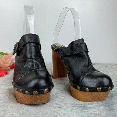 jeffrey campbell clogs