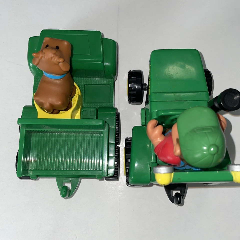 RC2 John Deere Farm Lot Tractor + Gator - Image 3 of 4