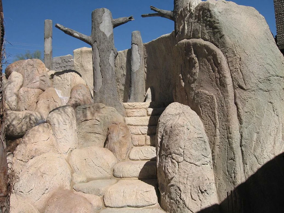 Best Concrete Stone Stamp Kit - 7 Beautiful 12" Round Rock Texture Stamps - Image 4 of 4