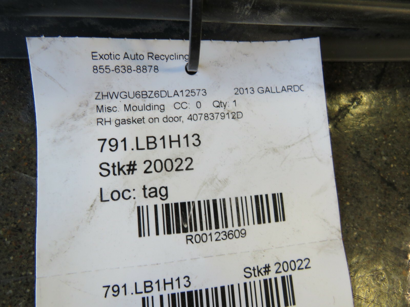 Lamborghini Gallardo, RH, Right, Gasket on Door Moulding, Used, P/N 407837912D
