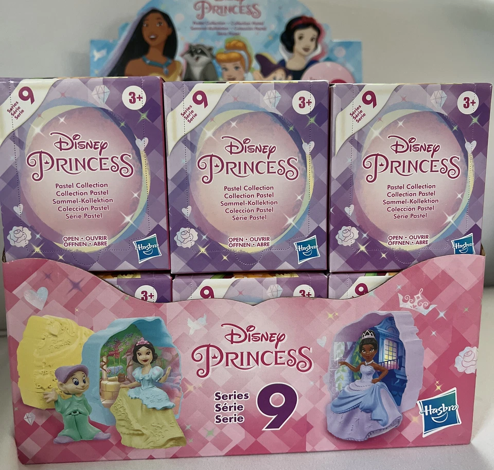 Набор из 24 фигурок-сюрпризов DISNEY Princess Royal Celebration & Stories в слепой коробке - Изображение 3 из 4