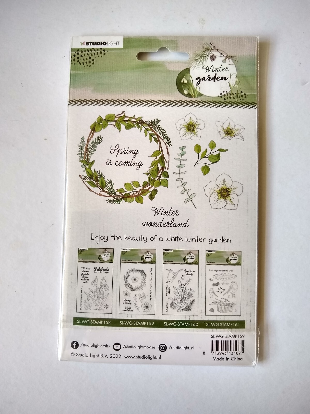 Studio Light  Clear Stamps Building A Wreath Winter Garden Foliage Sentiments