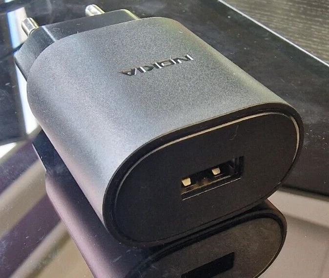 Original AD-010E Nokia Ladegerät Eingang 100-240V, Ausgang: 5,0V DC 2,0A, 10,0W - Bild 2 von 4