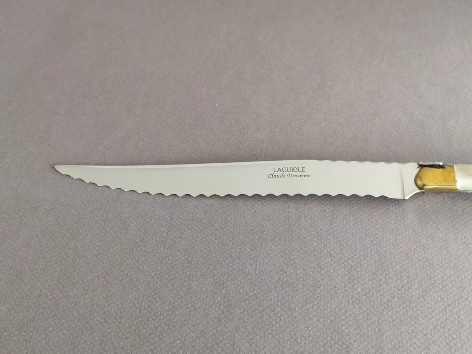 LAGUIOLE CLAUDE DOZORME COUTEAU A VIANDE EN CORNE VERITABLE COFFRET BOIS - Photo 3/4