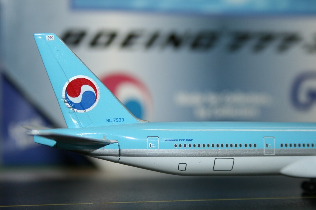 Gemini Jets 1:400 Korean Air Boeing 777-300 HL7533 (GJKAL094