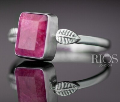 925 Sterling Silber Rubin Facettenschliff Kissen roter Edelstein Ring Geschenk verpackt