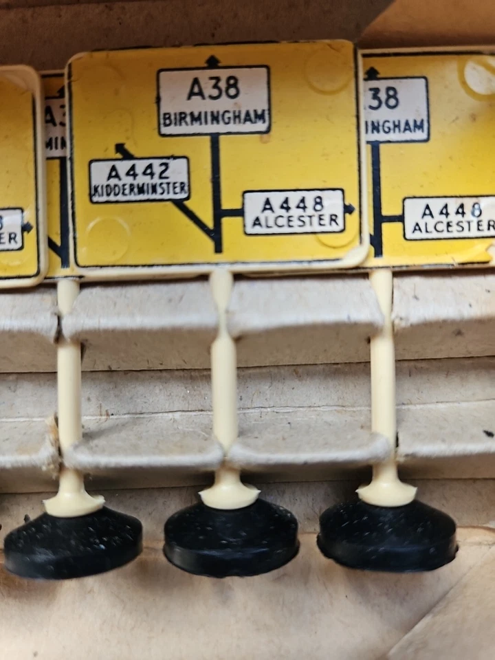 Señales de tráfico dirección Spot On Triang R127/4 en caja comercial de 6 Birmingham A38  Foto 2 de 4