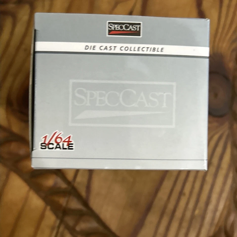 Minneapolis-Moline G940 Tractor w/ Loader - SpecCast 1:64 Scale Model - SCT700 - Image 4 of 4