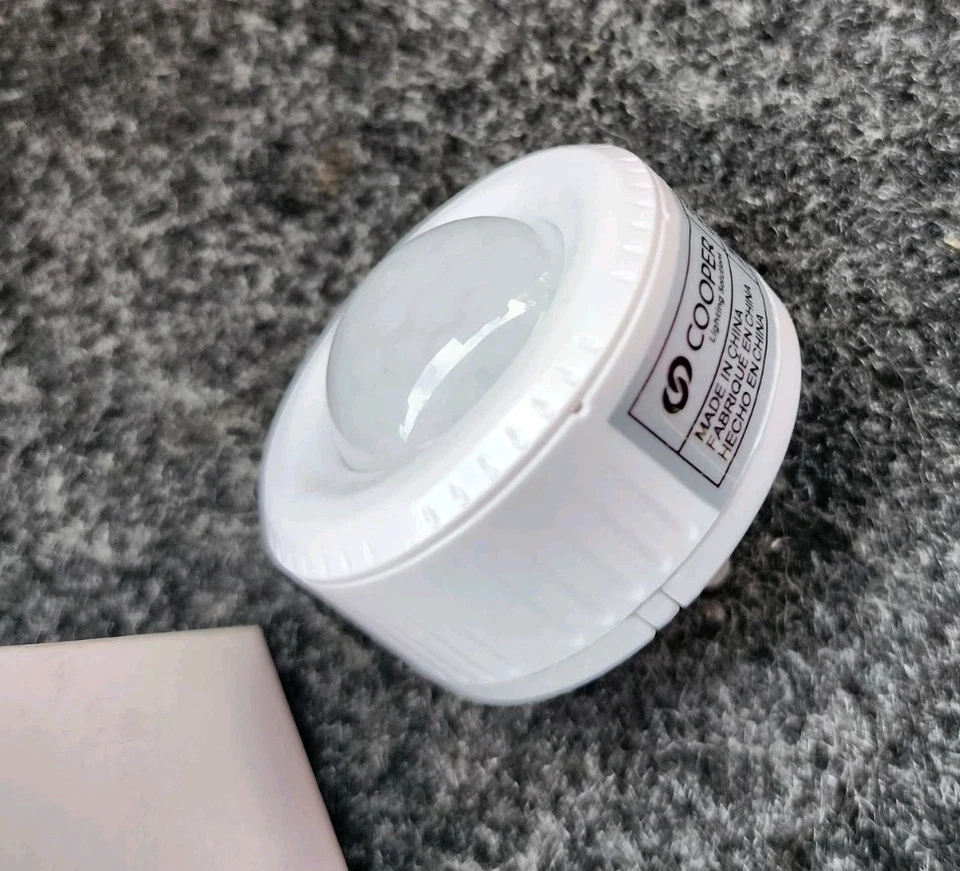 3-Metalux Cooper 13601826 UHBS-SENSOR PK PIR Sensor 360 Lens 60FT - Image 2 of 3