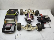 TEAM ASSOCIATED RC10T WITH TRANSMITTER   RC BUGGY CAR VINTAGE