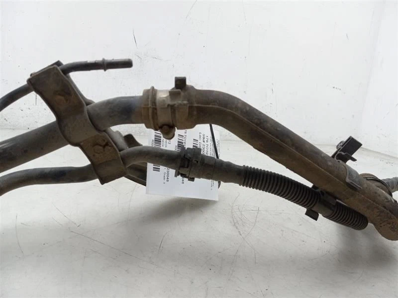 Toyota Tundra SR5 2013 4x4 con cuello de llenado de combustible  Foto 3 de 4