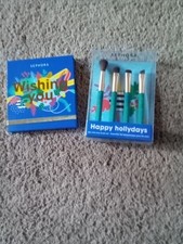 NIB Sephora Happy Hollydays 4Pc Mini Eye brush Set 8 Eyeshadow Palette