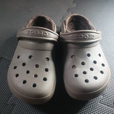 Crocs - Brown fur lined slip on shoes - Size M4/ W6