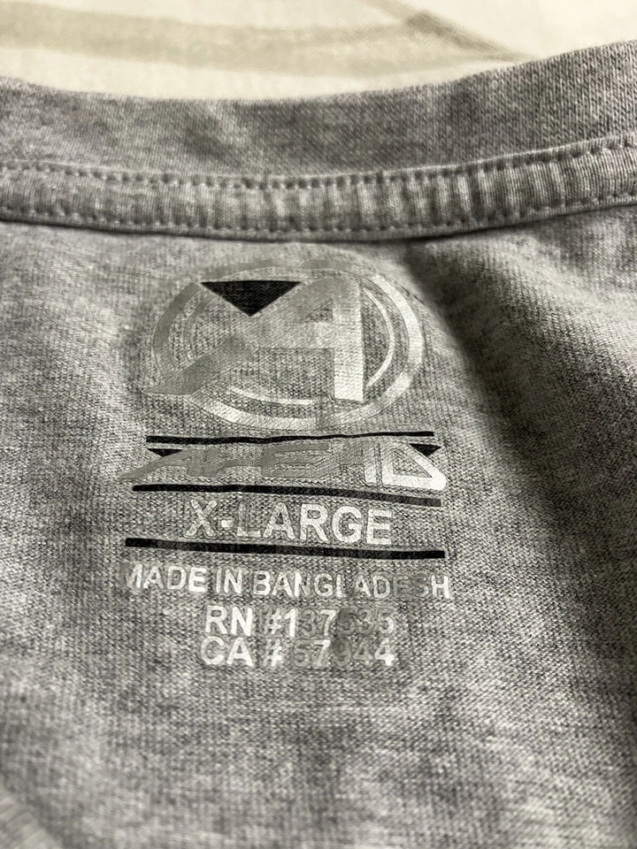 Camiseta masculina Ahead Justify Heather cinza Kentucky Derby 144 Winner's Circle GG - Imagem 3 de 4