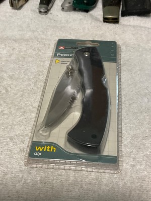 KNIFE OZARK TRAIL NEW IN PACKAGE. WITH POCKET CLIP