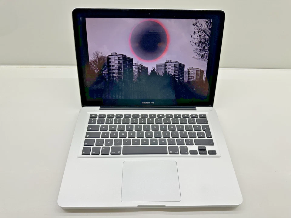 Apple MacBook Pro 13" 2011 · i7 · 4GB · 240GB, photo 2 of 5