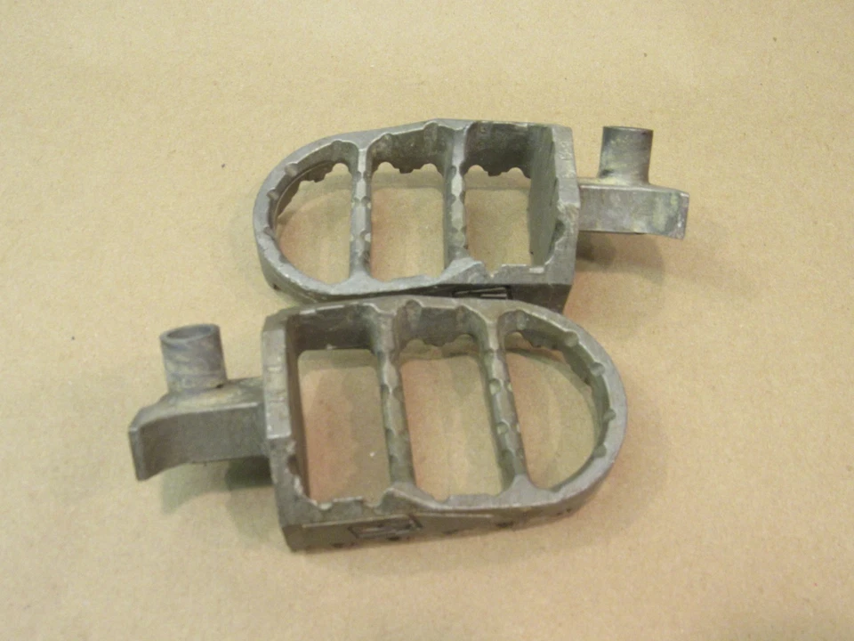 Sunline Footpegs Yamaha YZ450F YZ250 YZ125 YZ250F YZ426 WR YZF 125 250 1998-2022 - Imagem 3 de 4